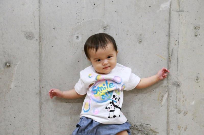 シャボン玉パンダのTシャツキッズ